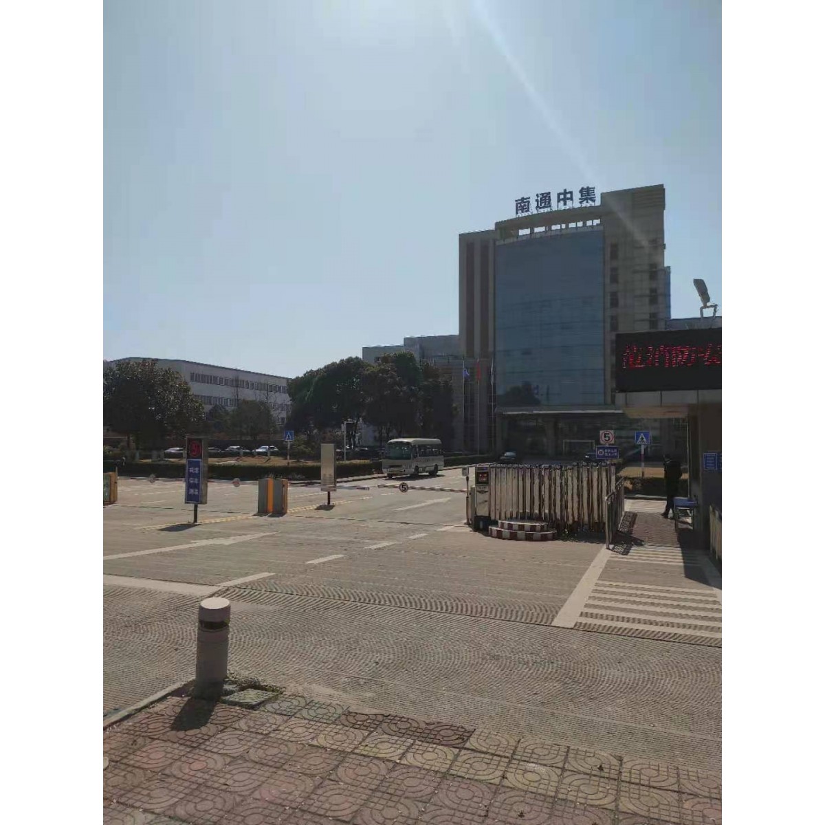 ?南通中集集裝箱 招聘二保焊，噴砂工，普工  男，年齡 18-45 周歲