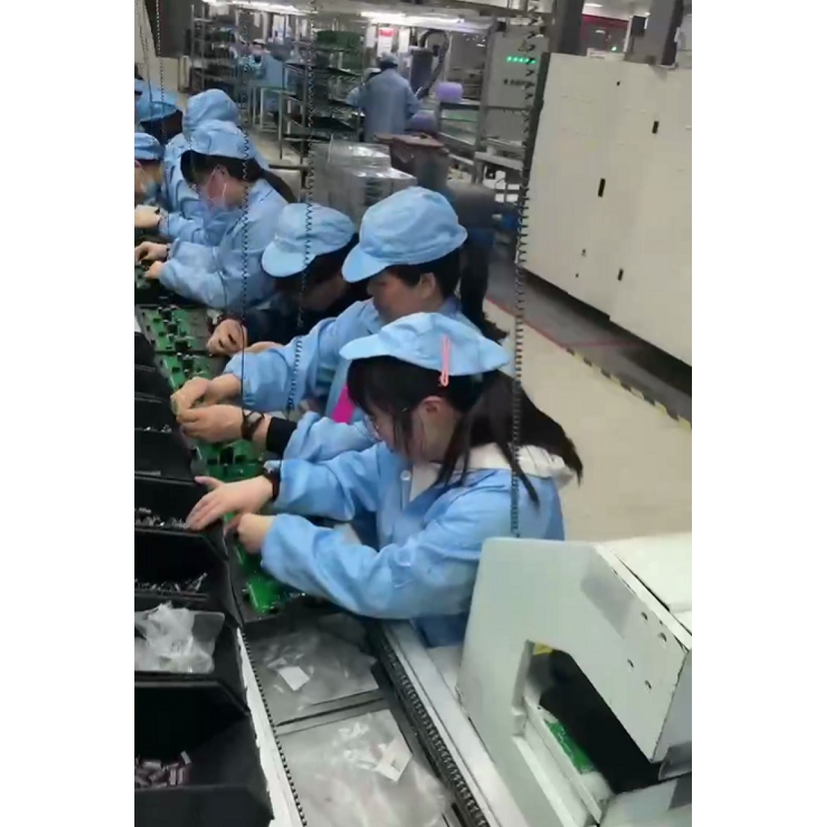 青島電子廠  男女不限，女工為主，年齡18-45周歲，